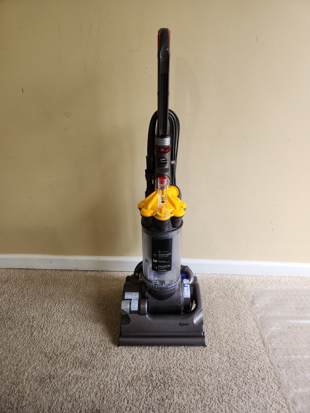 Dyson DC33 Used.